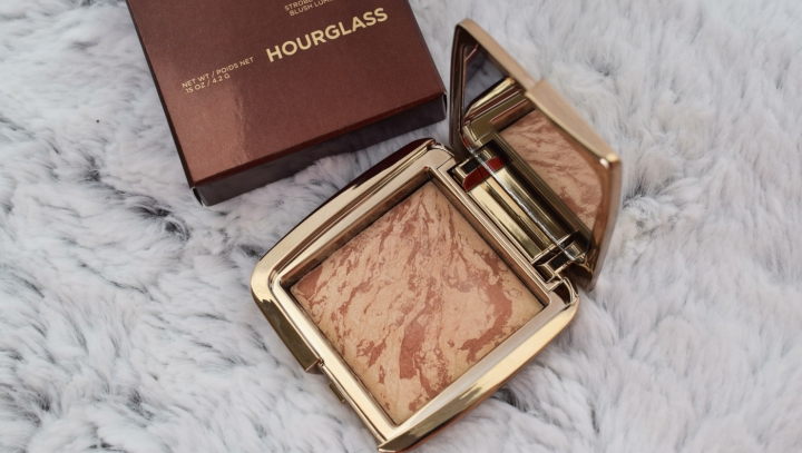 Hourglass Ambient Strobe Lighting Blush in Brilliant Nude