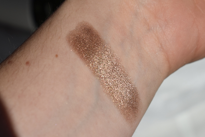 essence-melted-chrome-eyeshadow-review-swatches-ironic (5)